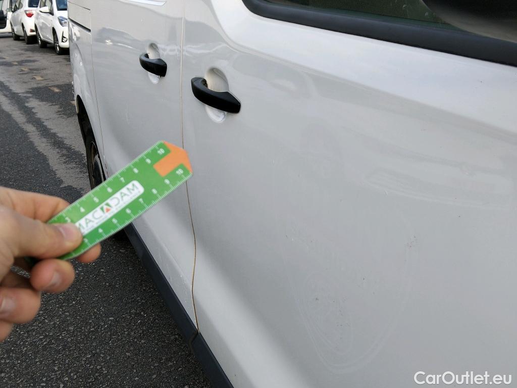  Citroen  Jumpy CITROEN  / 2016 / 4P / furgón Talla M BlueHDi 120 S&S 6v Club (CA) #17