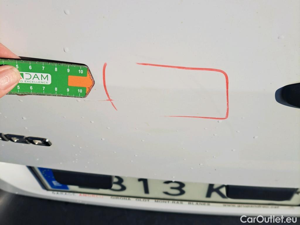  Citroen  Berlingo CITROEN  / 2018 / 4P / combi Talla M BlueHDi 100 LIVE (AC) #9