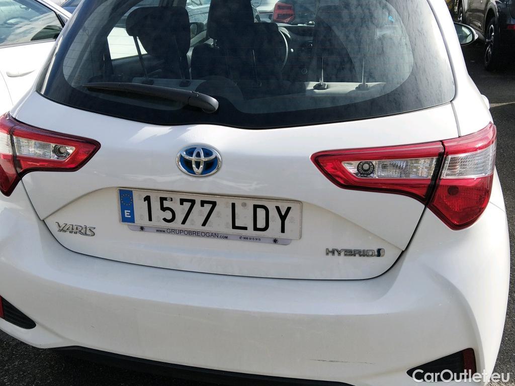  Toyota  Yaris TOYOTA  / 2017 / 5P / berlina con portón 1.5 100H Active #11