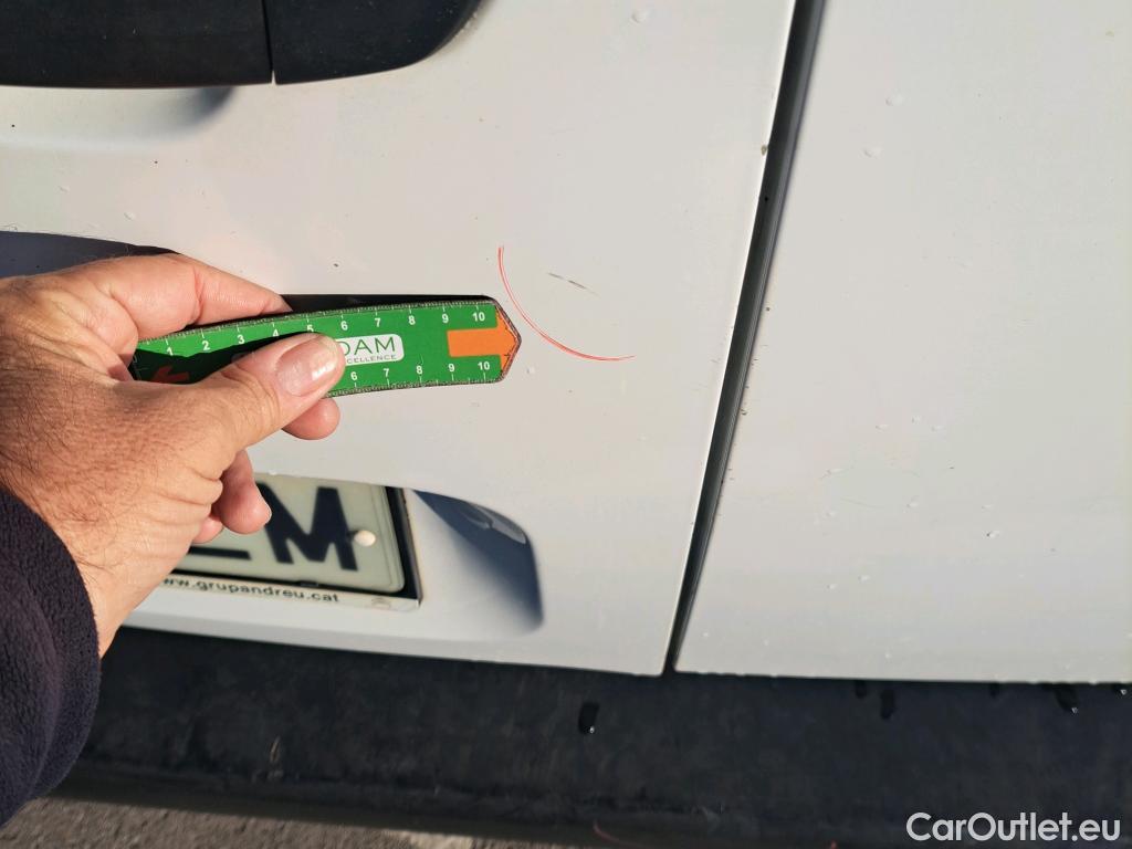  Citroen  Berlingo CITROEN  / 2018 / 4P / combi Talla M BlueHDi 100 LIVE (AC) #8