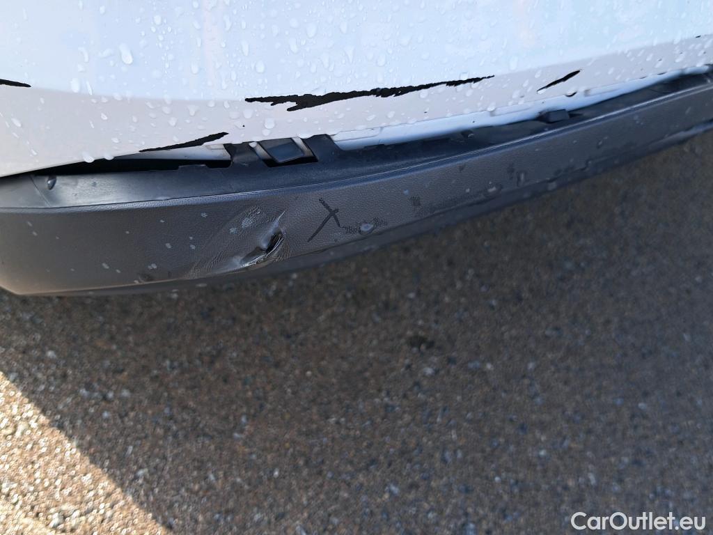  Volkswagen  Golf  VOLKSWAGEN / 2020 / 5P / berlina con portón 2.0 TDI 85kW (115CV) #2