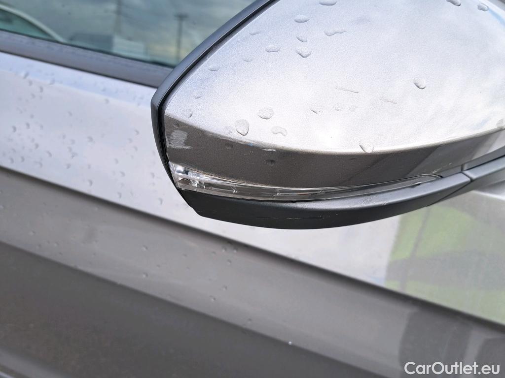  Volkswagen  T-CROSS VOLKSWAGEN  / 2018 / 5P / todoterreno Advance 1.0 TSI 85kW (115CV) DSG (AC) #19