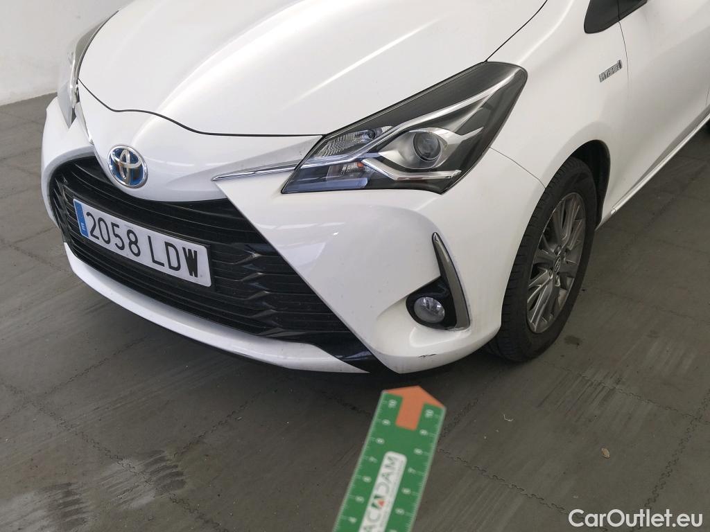  Toyota  Yaris TOYOTA  / 2017 / 5P / berlina con portón 1.5 100H Active #10