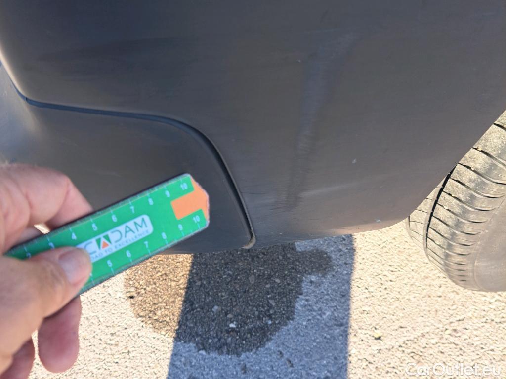  Citroen  Berlingo CITROEN  / 2018 / 4P / combi Talla M BlueHDi 100 LIVE (AC) #29