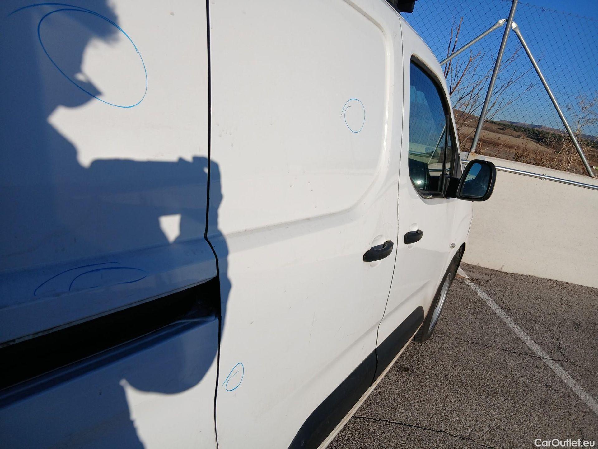  Citroen  Berlingo CITROEN  / 2018 / 3P / furgón derivado de turismo Talla M BlueHDi 100 CONTROL #32