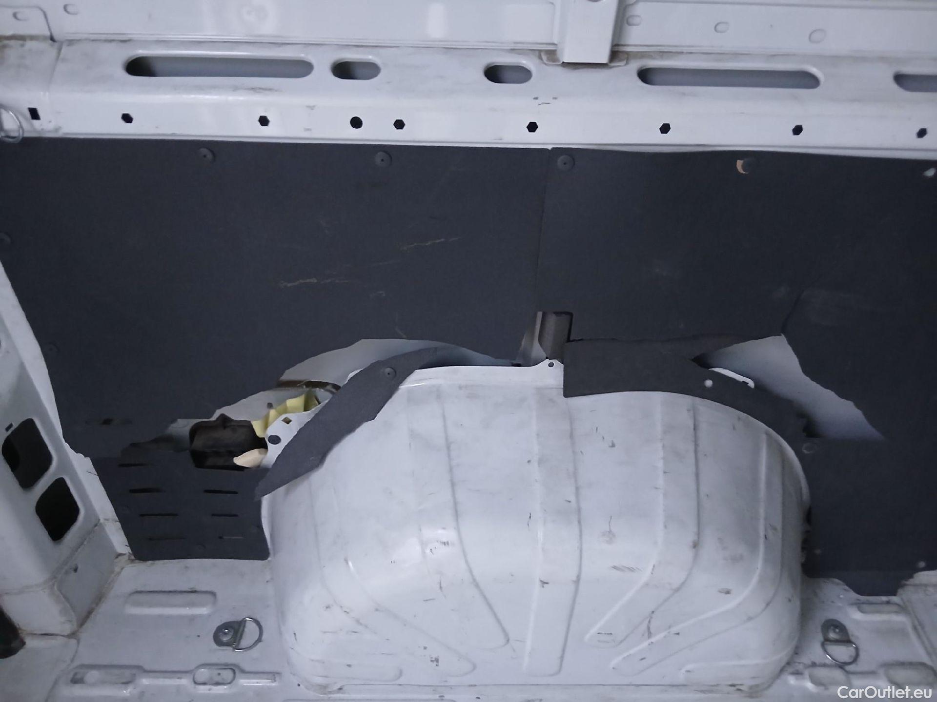  Citroen  Jumper CITROEN  / 2014 / 4P / furgón BlueHDi 103KW (140CV) Furgón 35L3H2 #13