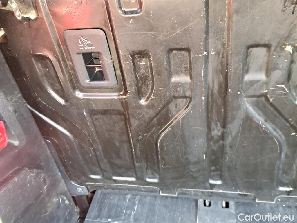  Citroen  Berlingo CITROEN  / 2018 / 4P / combi Talla M BlueHDi 100 LIVE (AC) #19