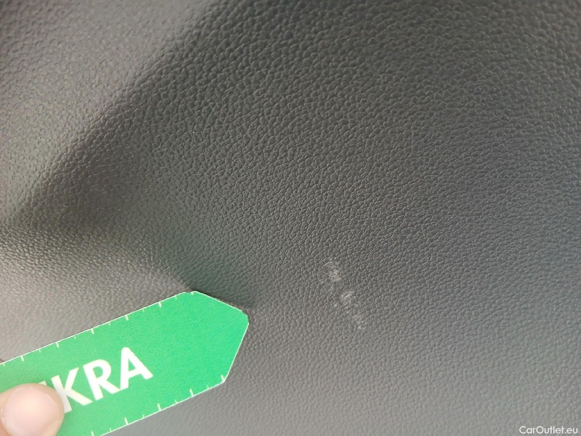  Volkswagen  T-ROC VOLKSWAGEN  / 2017 / 5P / todoterreno Advance 1.0 TSI 85kW (115CV) #36