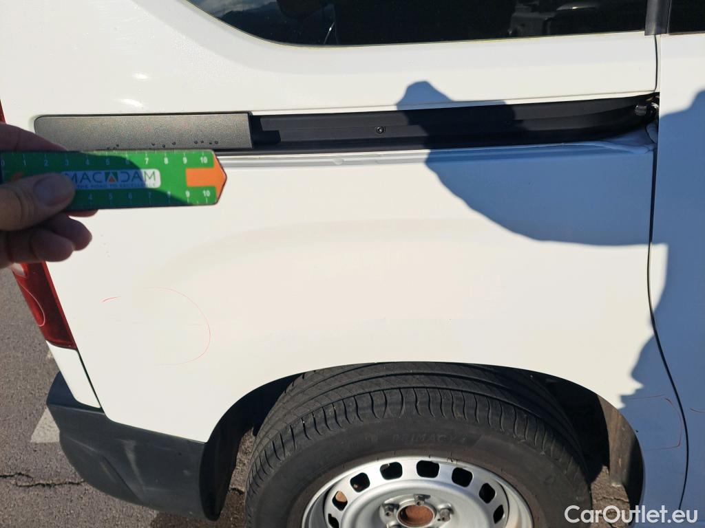  Citroen  Berlingo CITROEN  / 2018 / 4P / combi Talla M BlueHDi 100 LIVE (AC) #1