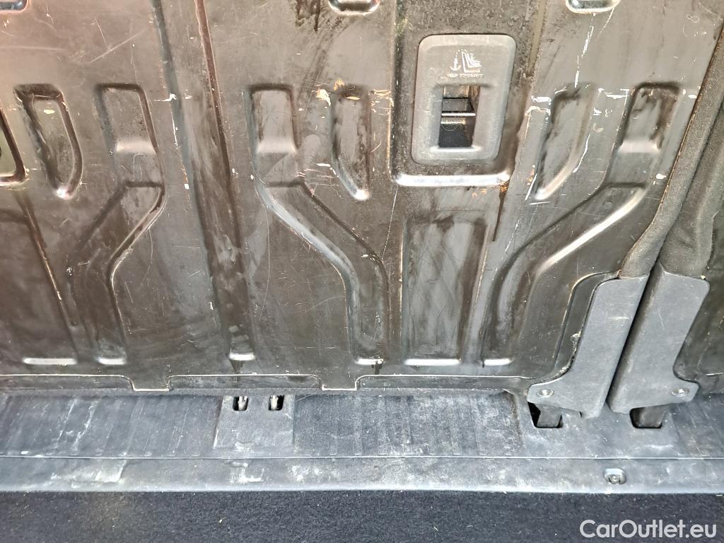  Citroen  Berlingo CITROEN  / 2018 / 4P / combi Talla M BlueHDi 100 LIVE (AC) #17