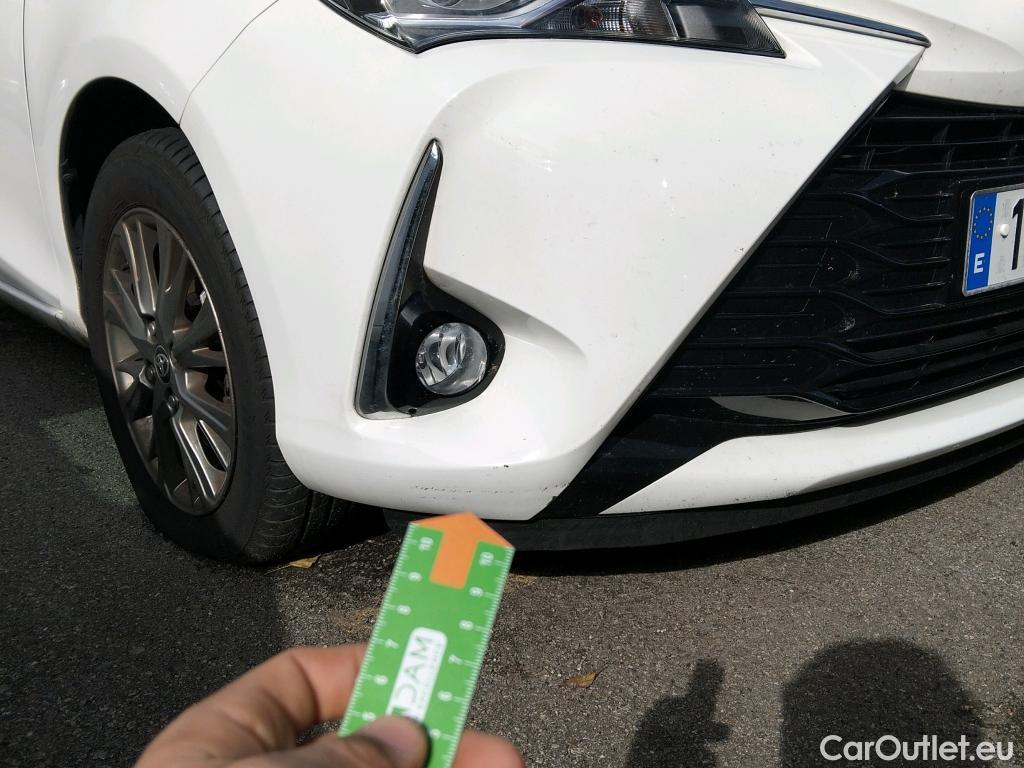  Toyota  Yaris TOYOTA  / 2017 / 5P / berlina con portón 1.5 100H Active #6