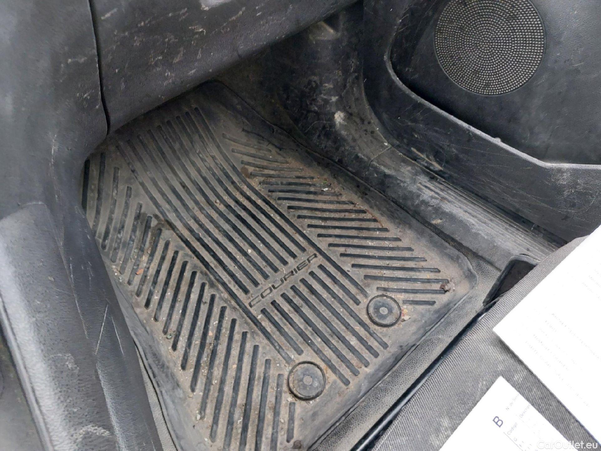  Ford  Transit  Courier Trend 1.5 TDCi 100CV MT6 E6d #27