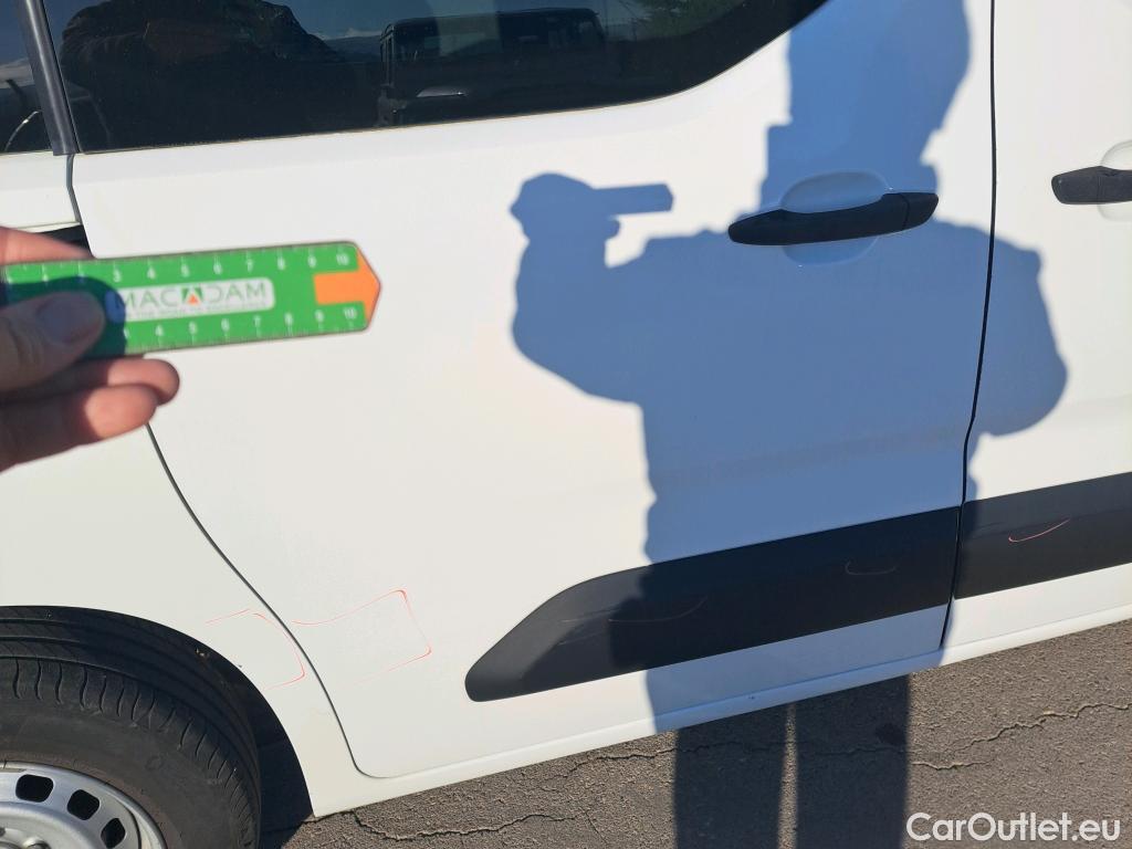  Citroen  Berlingo CITROEN  / 2018 / 4P / combi Talla M BlueHDi 100 LIVE (AC) #4