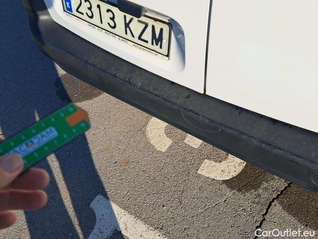  Citroen  Berlingo CITROEN  / 2018 / 4P / combi Talla M BlueHDi 100 LIVE (AC) #22