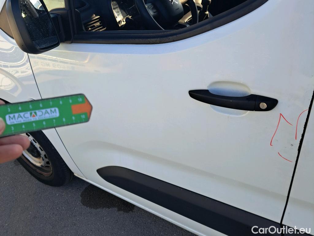  Citroen  Berlingo CITROEN  / 2018 / 4P / combi Talla M BlueHDi 100 LIVE (AC) #14