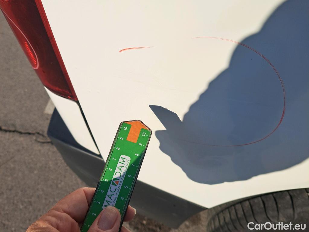  Citroen  Berlingo CITROEN  / 2018 / 4P / combi Talla M BlueHDi 100 LIVE (AC) #3