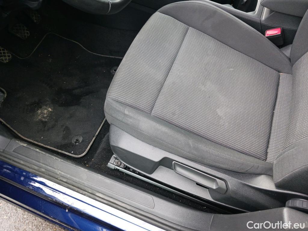  Volkswagen  Golf  VOLKSWAGEN / 2020 / 5P / berlina con portón 2.0 TDI 85kW (115CV) #15