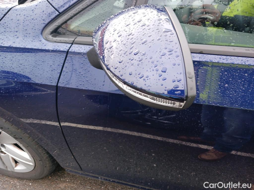  Volkswagen  Golf  VOLKSWAGEN / 2020 / 5P / berlina con portón 2.0 TDI 85kW (115CV) #26