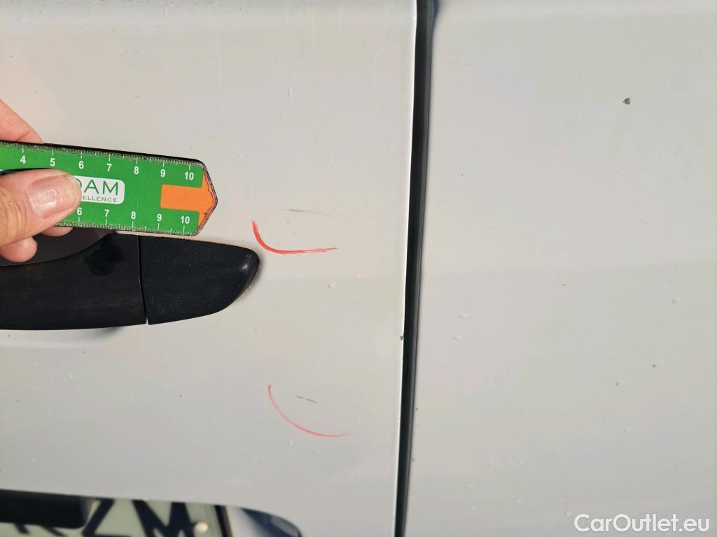  Citroen  Berlingo CITROEN  / 2018 / 4P / combi Talla M BlueHDi 100 LIVE (AC) #7