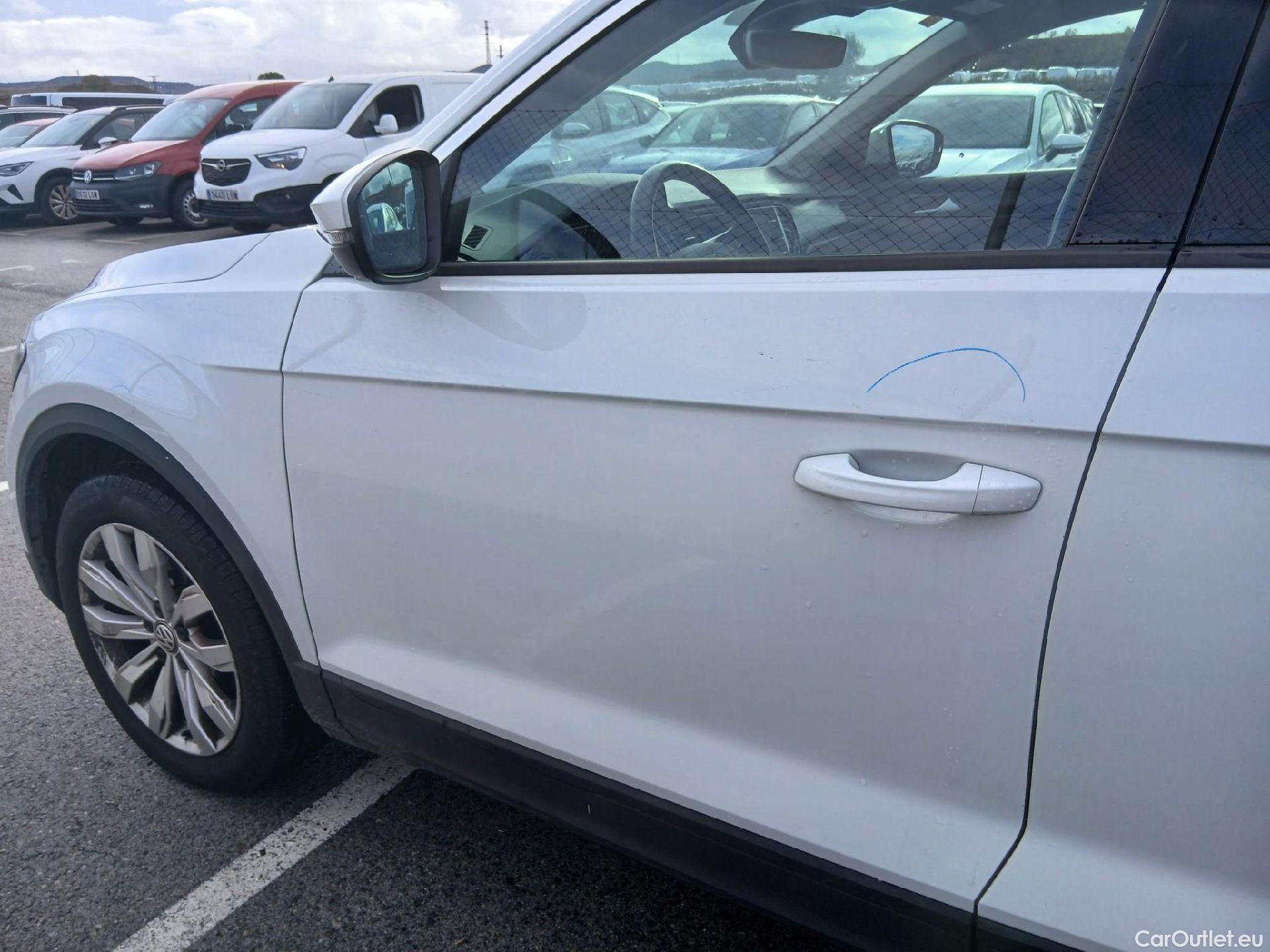  Volkswagen  T-ROC VOLKSWAGEN  / 2017 / 5P / todoterreno Advance 1.0 TSI 85kW (115CV) #14