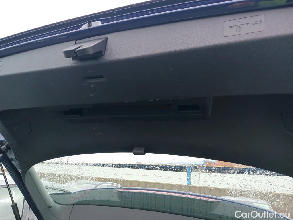  Volkswagen  Golf  VOLKSWAGEN / 2020 / 5P / berlina con portón 2.0 TDI 85kW (115CV) #17