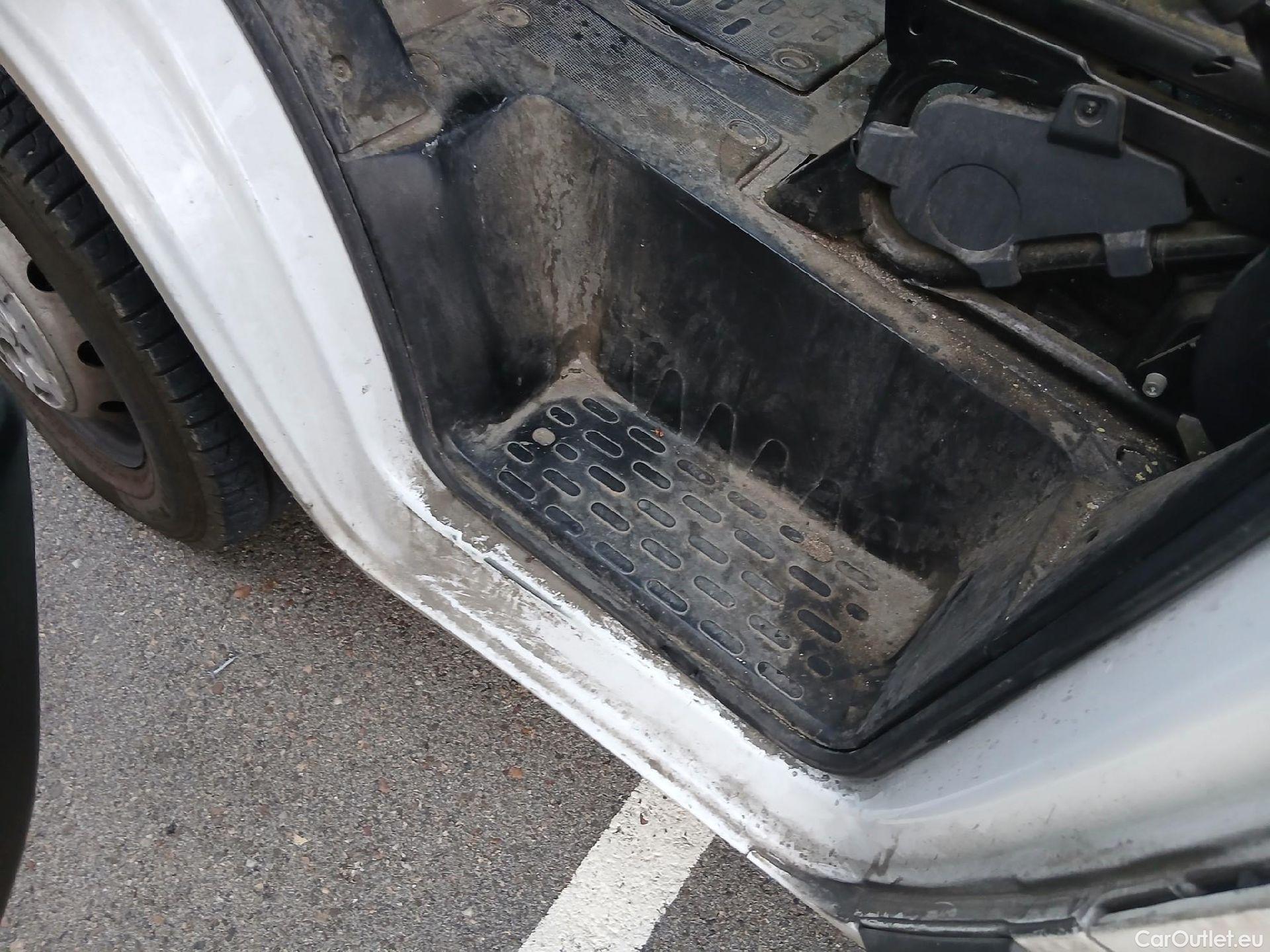  Citroen  Jumper CITROEN  / 2014 / 4P / furgón BlueHDi 103KW (140CV) Furgón 35L3H2 #4