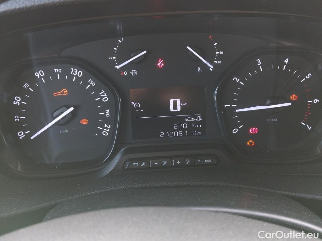  Citroen  Jumpy CITROEN  / 2016 / 4P / furgón Talla M BlueHDi 120 S&S 6v Club (CA) #48