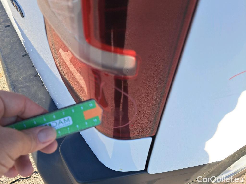  Citroen  Berlingo CITROEN  / 2018 / 4P / combi Talla M BlueHDi 100 LIVE (AC) #47