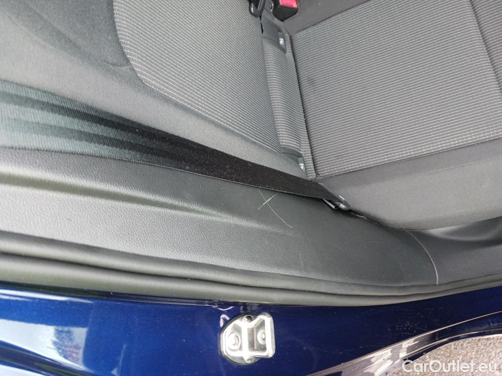  Volkswagen  Golf  VOLKSWAGEN / 2020 / 5P / berlina con portón 2.0 TDI 85kW (115CV) #19