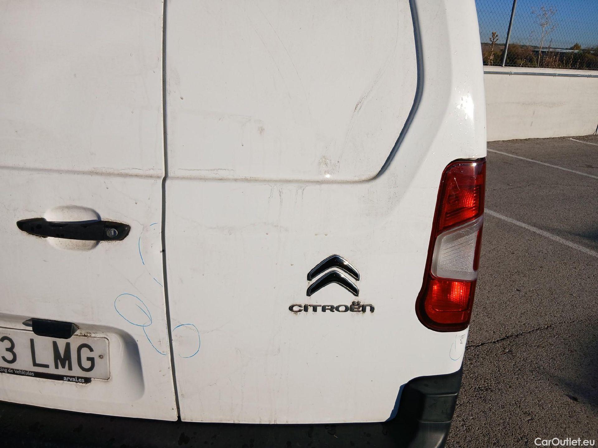  Citroen  Berlingo CITROEN  / 2018 / 3P / furgón derivado de turismo Talla M BlueHDi 100 CONTROL #24