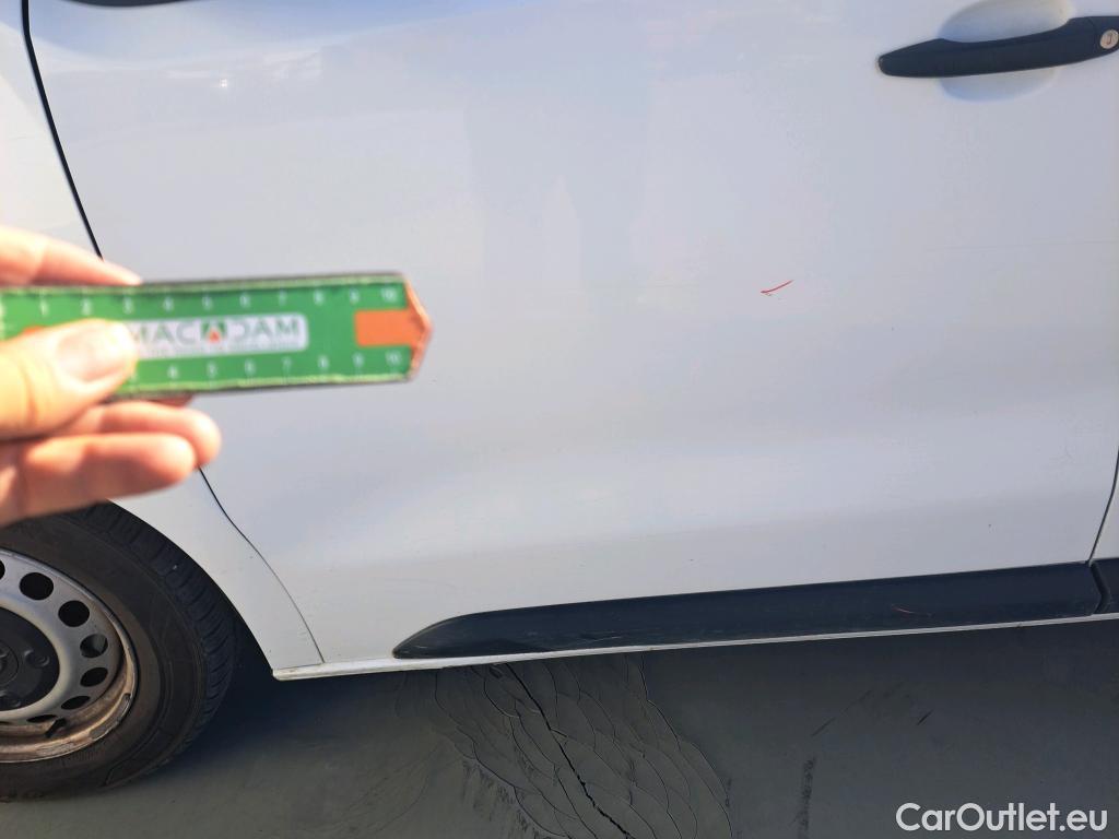  Opel  Vivaro OPEL  / 2019 / 4P / combi 1.5 Diésel 88kW (120CV) M Std Express #48