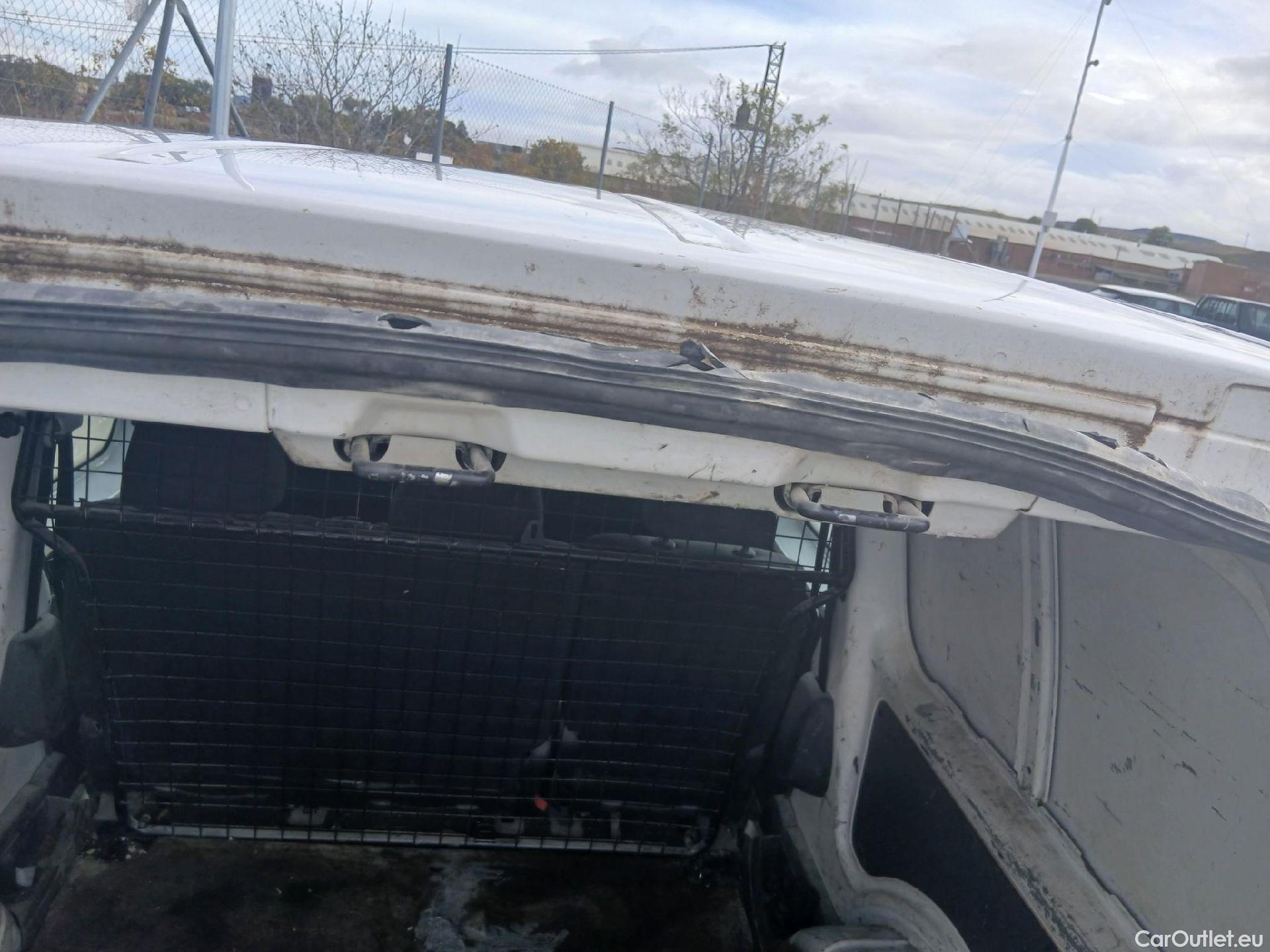  Volkswagen  Caddy VOLKSWAGEN  / 2015 / 4P / combi Profesion Maxi Kombi 2.0 TDI 90kW 4Mot #19