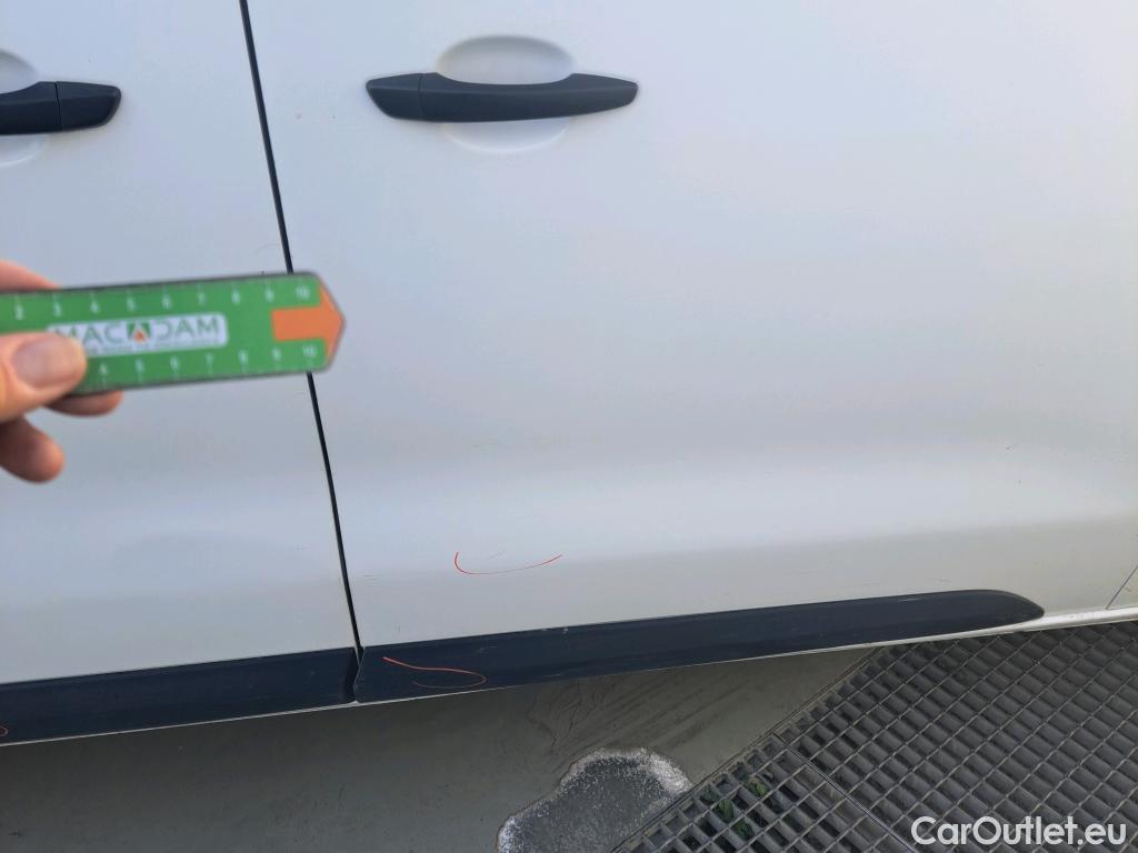  Opel  Vivaro OPEL  / 2019 / 4P / combi 1.5 Diésel 88kW (120CV) M Std Express #50