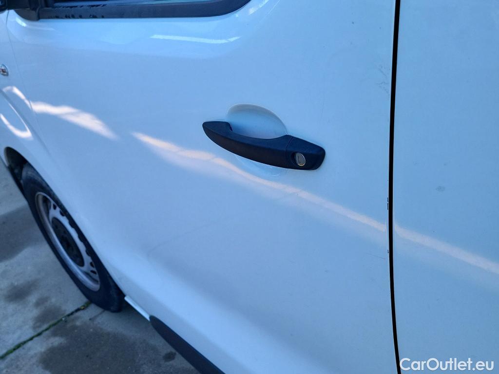  Opel  Vivaro OPEL  / 2019 / 4P / furgón 1.5 Diésel 74kW(100CV)M Std Exp #29