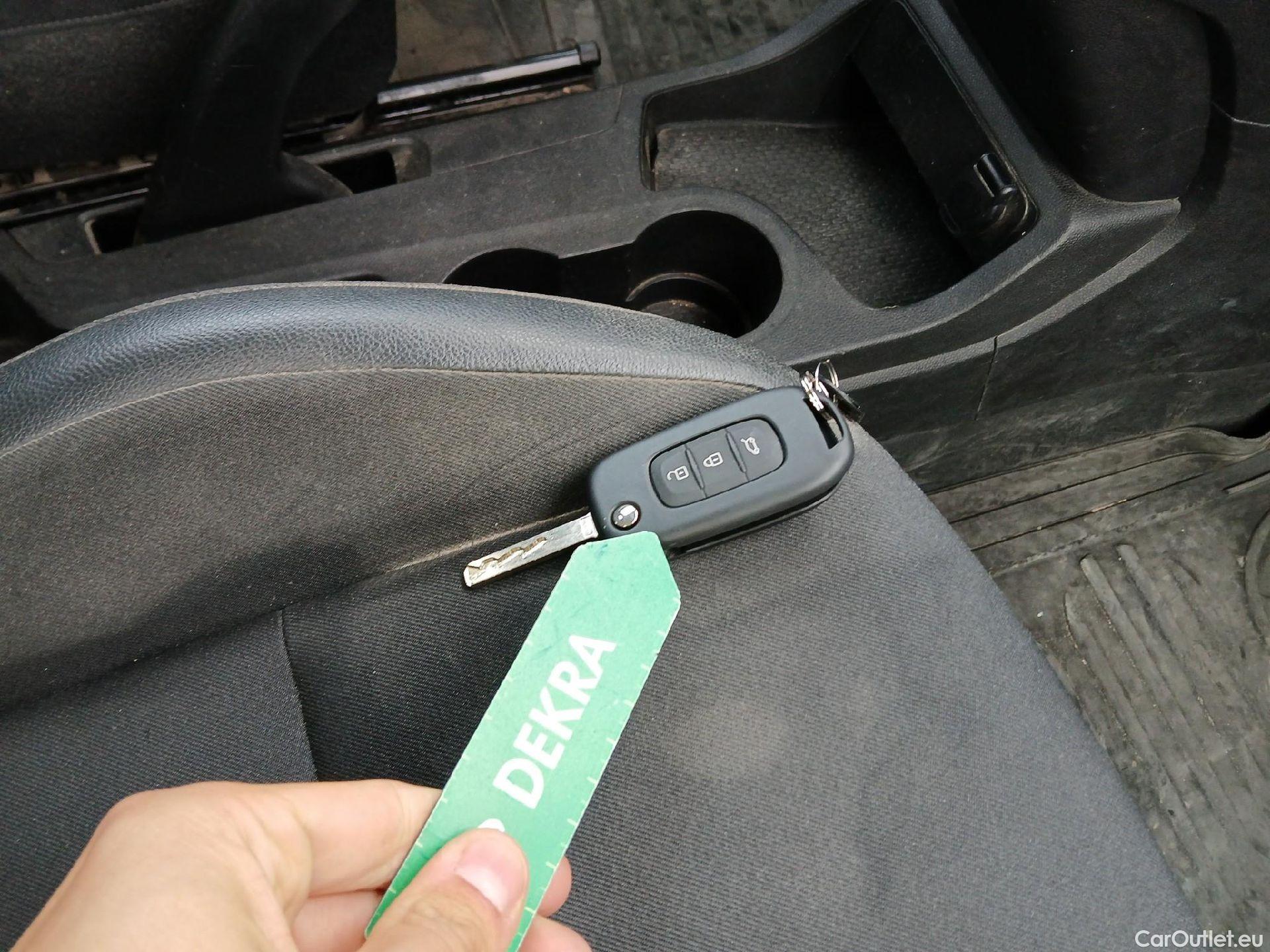  Renault  Kangoo RENAULT  Combi / 2021 / 5P / combi Life Edition One 1.5 Blue dCi 70kW(95CV) (IND)(AC) #2