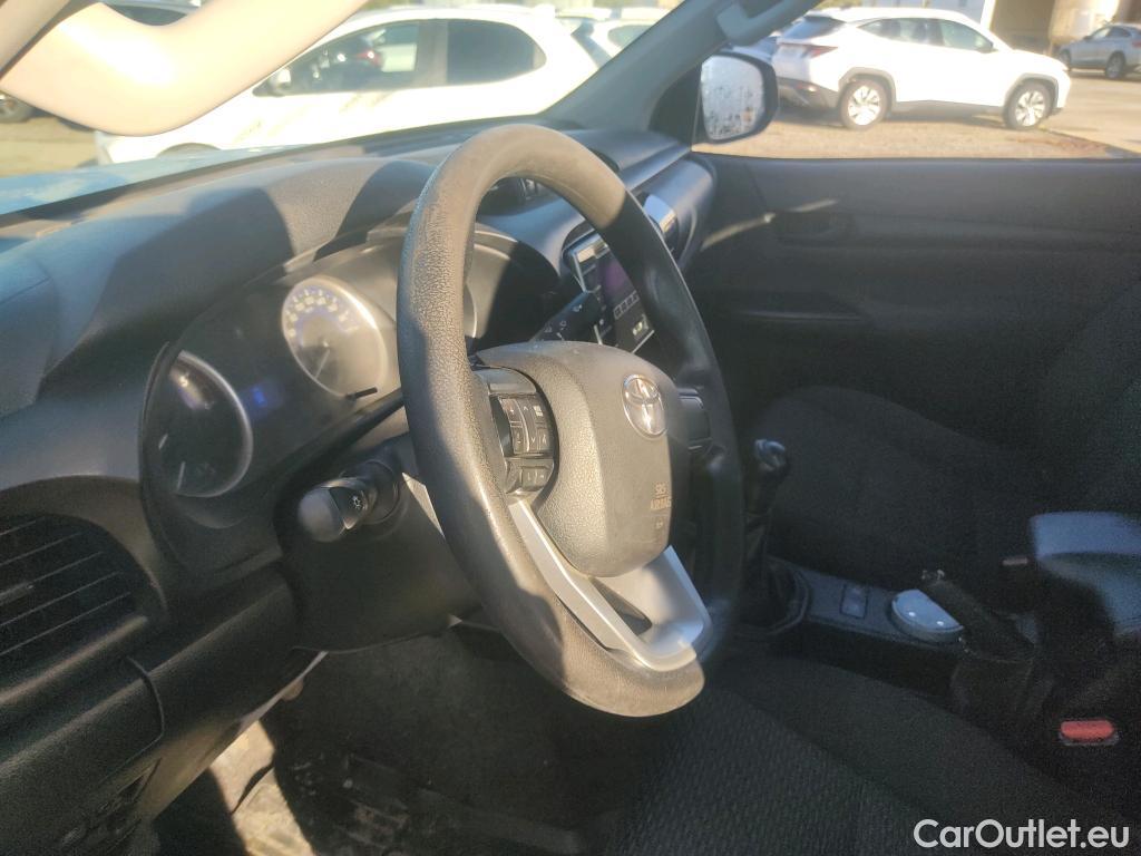  Toyota  Hilux TOYOTA  VU 4p 7G pickup 2.4 D-4D Cabina Doble GX 4x4 #17