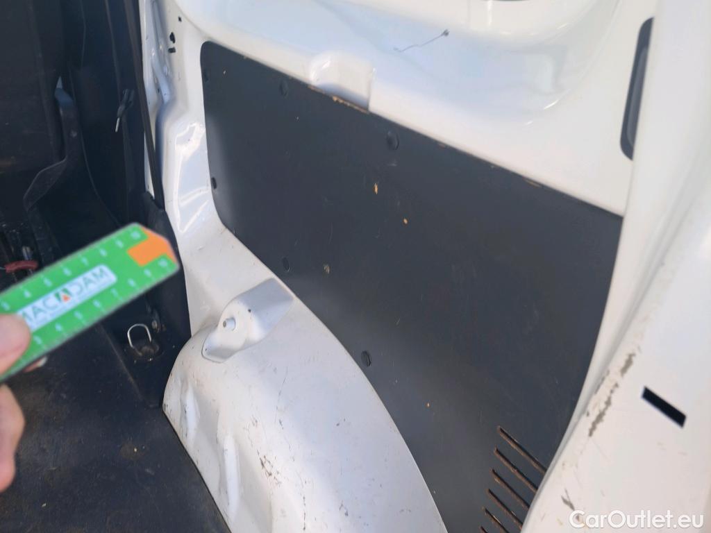  Opel  Vivaro OPEL  / 2019 / 4P / combi 1.5 Diésel 88kW (120CV) M Std Express #44