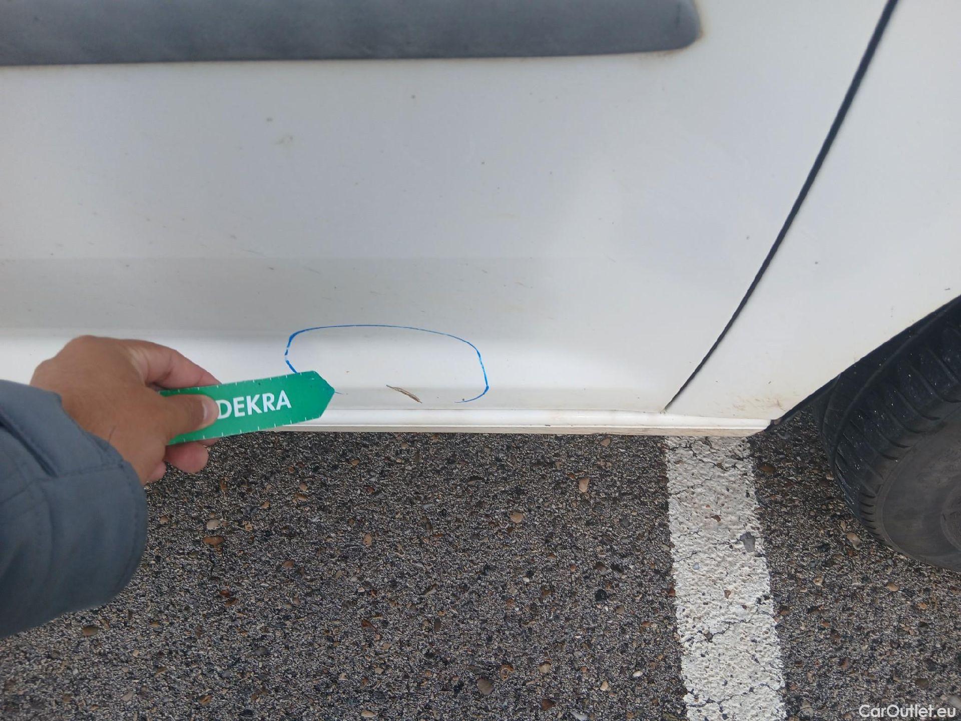  Volkswagen  Caddy VOLKSWAGEN  / 2015 / 4P / combi Profesion Maxi Kombi 2.0 TDI 90kW 4Mot #59