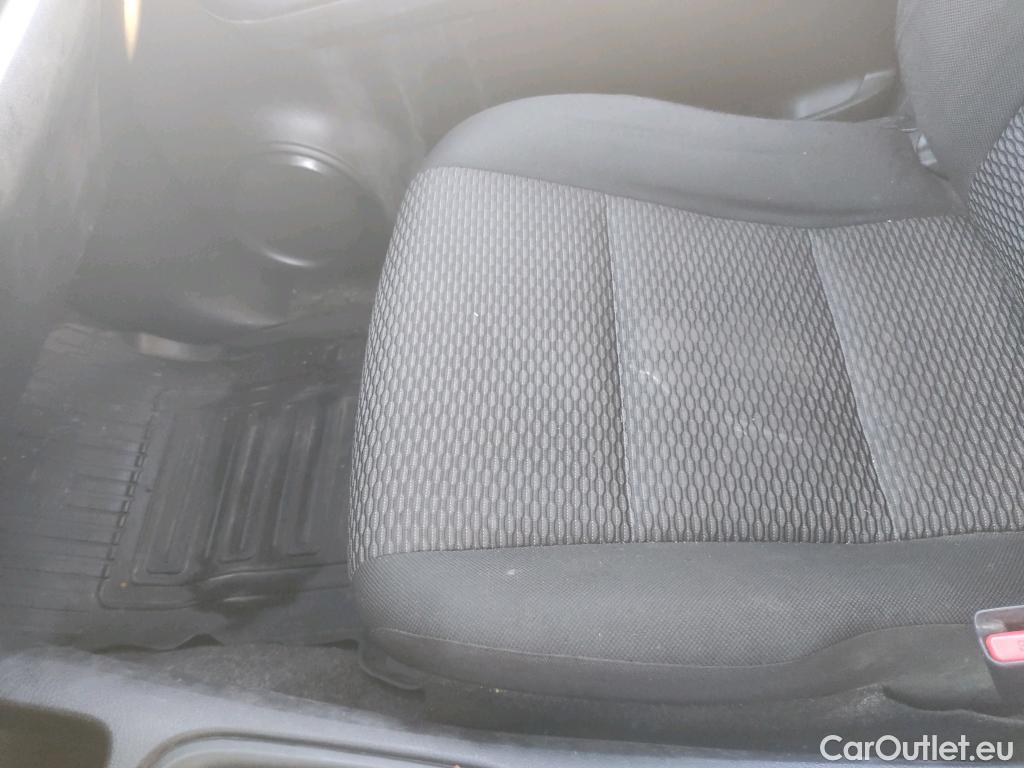  Toyota  Hilux TOYOTA  VU 4p 7G pickup 2.4 D-4D Cabina Doble GX 4x4 #26