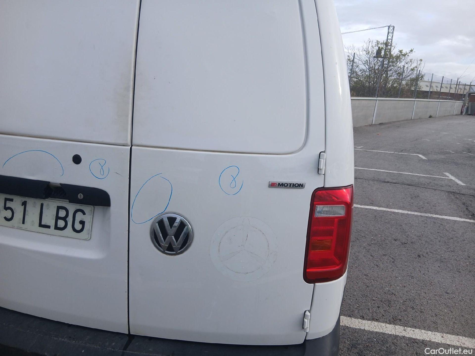  Volkswagen  Caddy VOLKSWAGEN  / 2015 / 4P / combi Profesion Maxi Kombi 2.0 TDI 90kW 4Mot #51