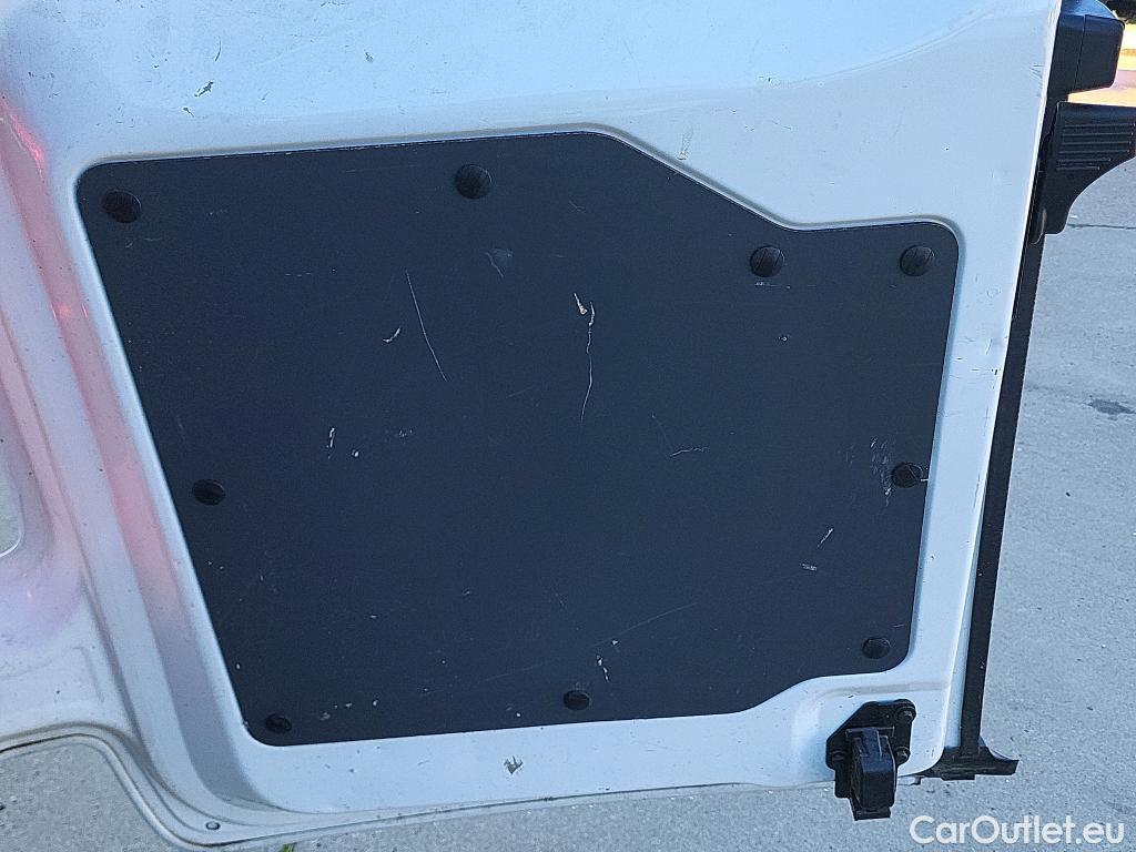  Opel  Vivaro OPEL  / 2019 / 4P / furgón 1.5 Diésel 74kW(100CV)M Std Exp #25