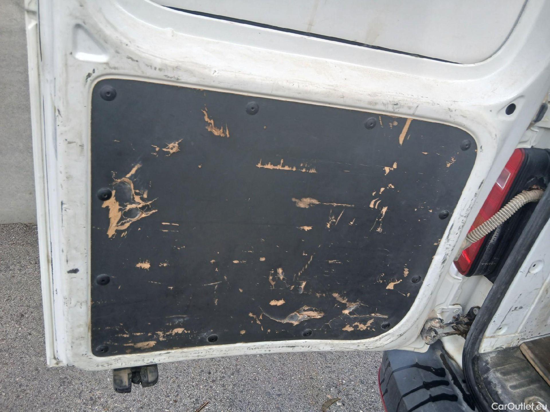  Volkswagen  Caddy VOLKSWAGEN  / 2015 / 4P / combi Profesion Maxi Kombi 2.0 TDI 90kW 4Mot #13