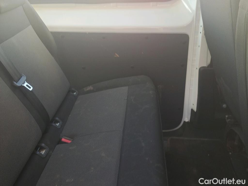  Opel  Vivaro OPEL  / 2019 / 4P / combi 1.5 Diésel 88kW (120CV) M Std Express #40