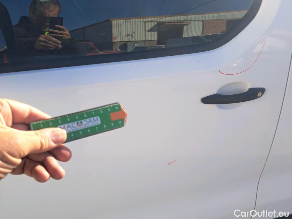  Opel  Vivaro OPEL  / 2019 / 4P / combi 1.5 Diésel 88kW (120CV) M Std Express #64