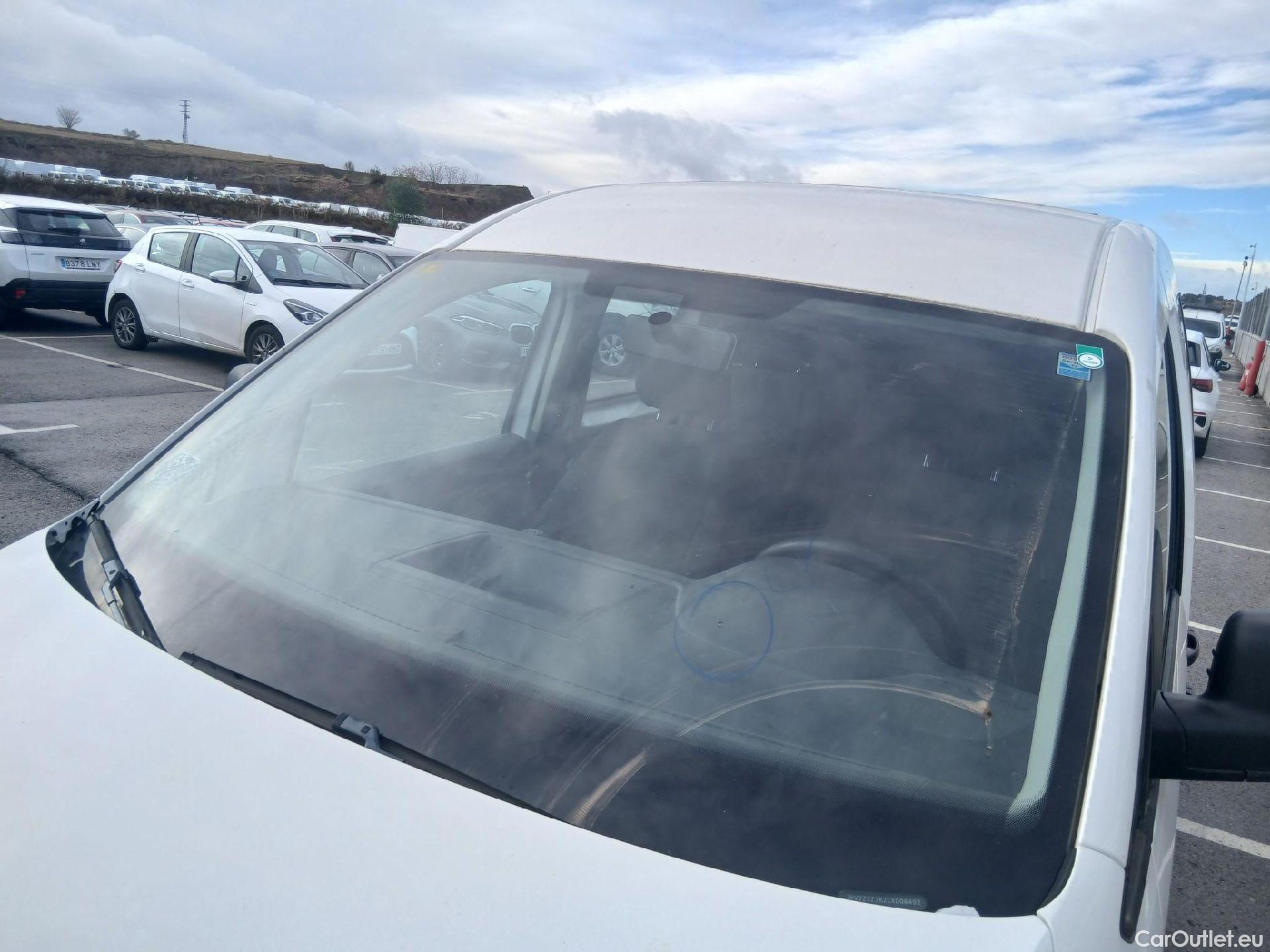  Volkswagen  Caddy VOLKSWAGEN  / 2015 / 4P / combi Profesion Maxi Kombi 2.0 TDI 90kW 4Mot #28