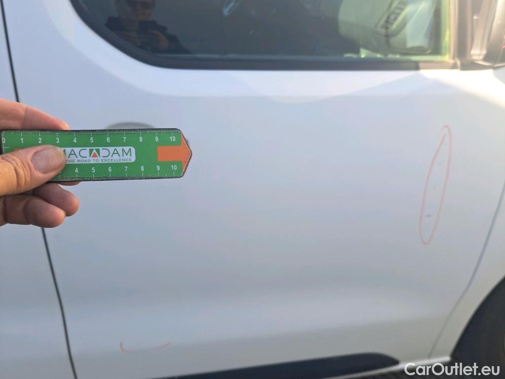  Opel  Vivaro OPEL  / 2019 / 4P / combi 1.5 Diésel 88kW (120CV) M Std Express #25