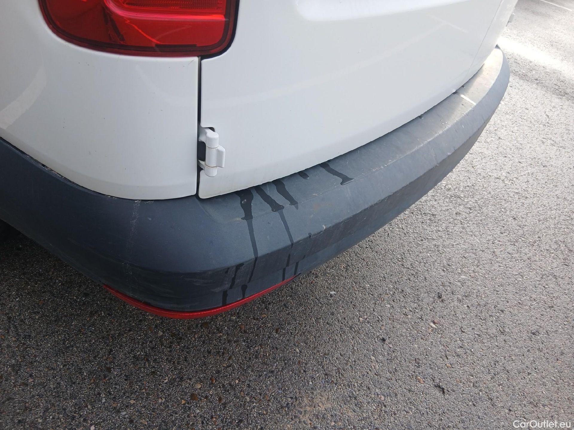  Volkswagen  Caddy VOLKSWAGEN  / 2015 / 4P / combi Profesion Maxi Kombi 2.0 TDI 90kW 4Mot #39