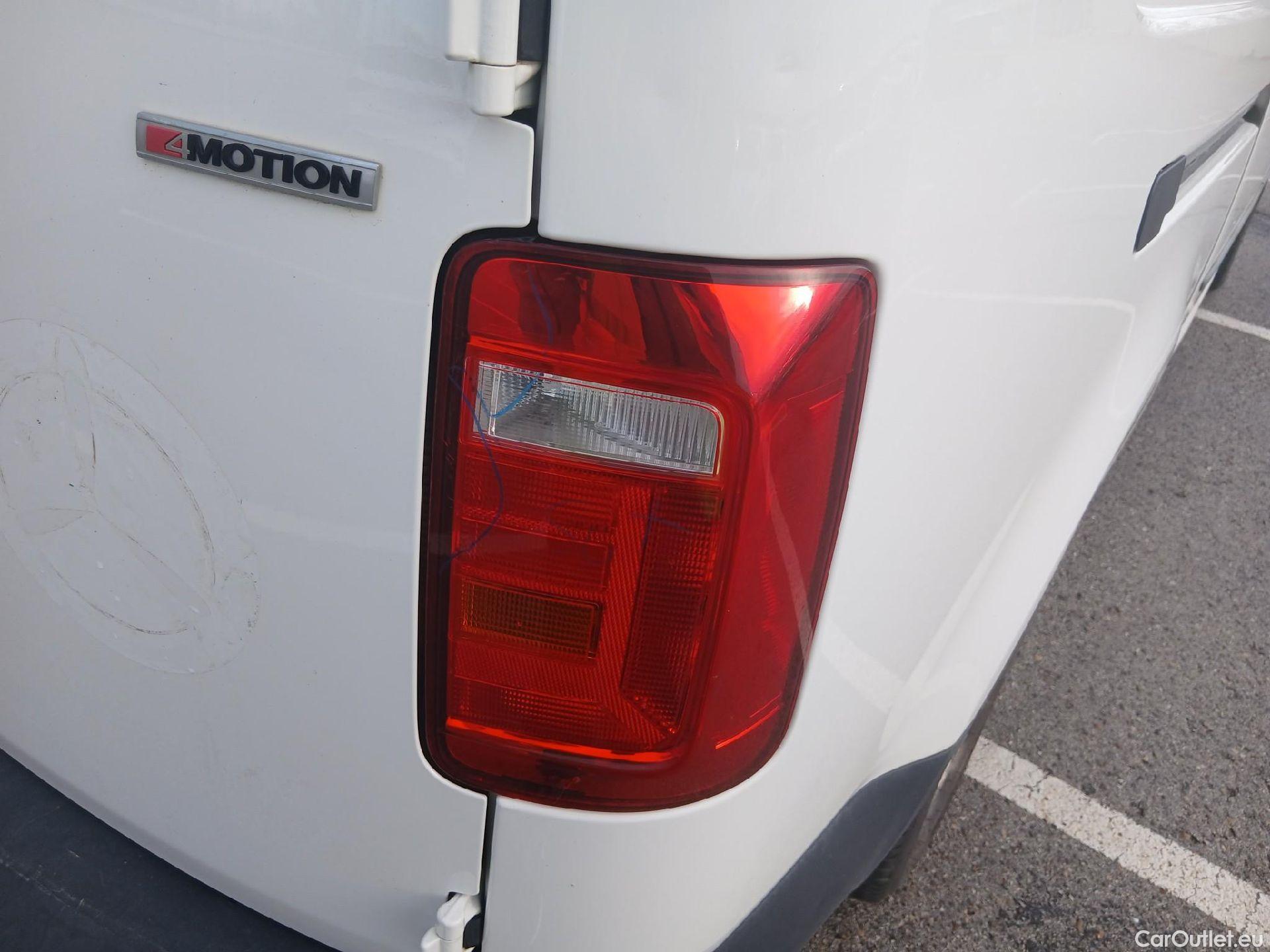  Volkswagen  Caddy VOLKSWAGEN  / 2015 / 4P / combi Profesion Maxi Kombi 2.0 TDI 90kW 4Mot #42