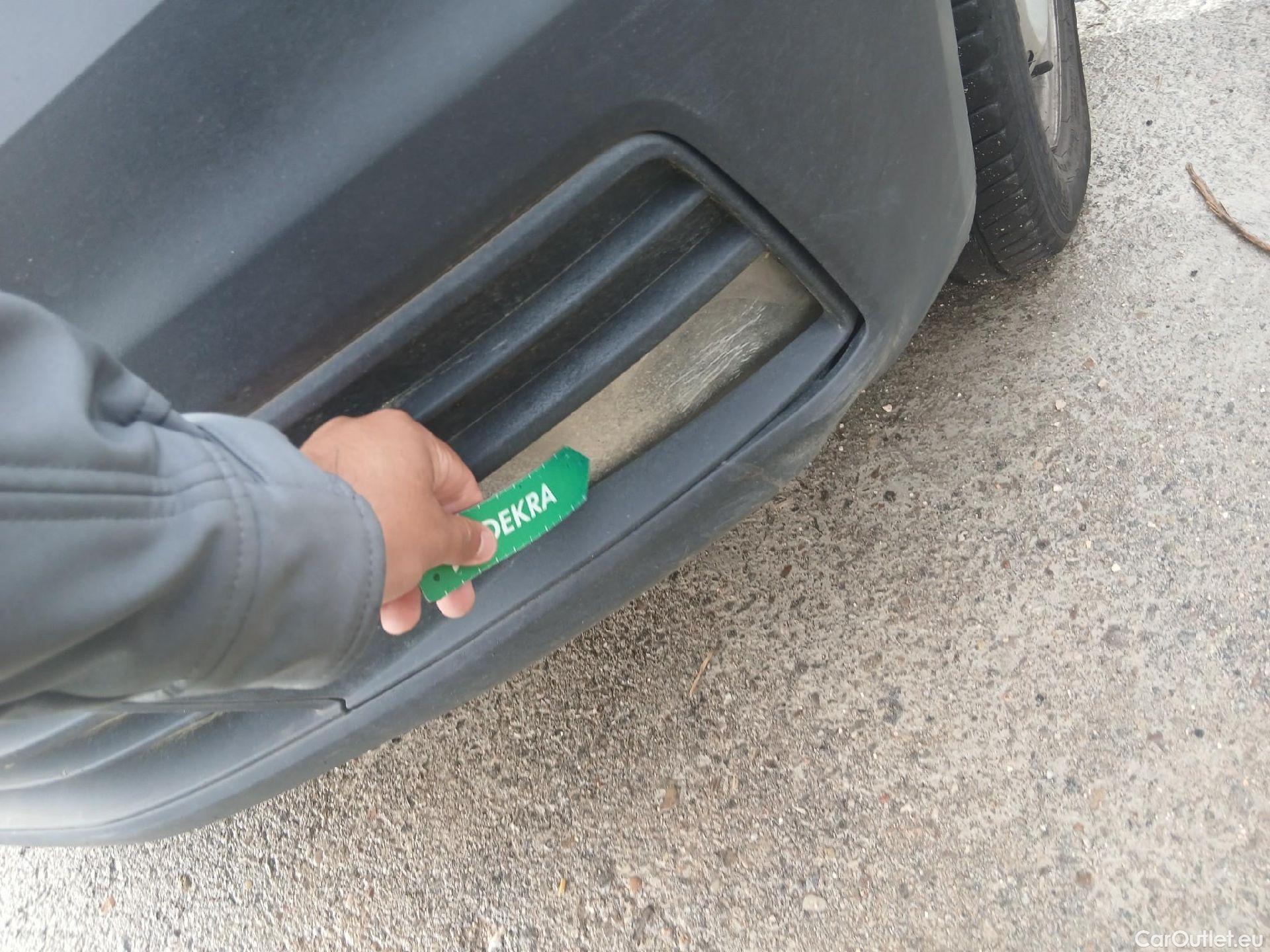  Volkswagen  Caddy VOLKSWAGEN  / 2015 / 4P / combi Profesion Maxi Kombi 2.0 TDI 90kW 4Mot #23