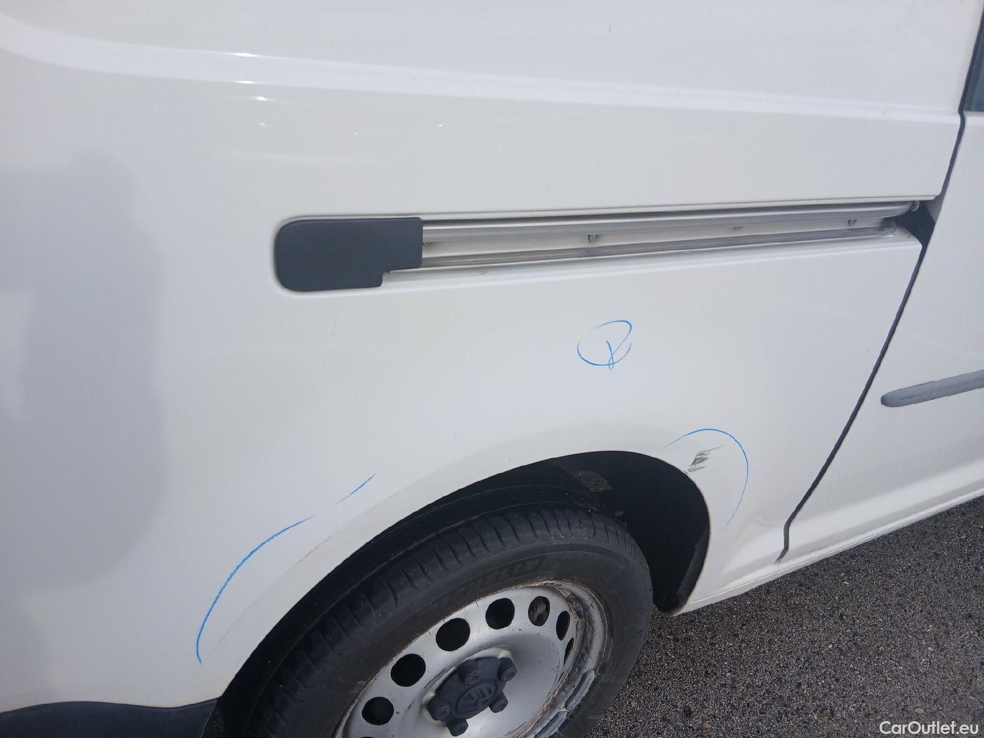  Volkswagen  Caddy VOLKSWAGEN  / 2015 / 4P / combi Profesion Maxi Kombi 2.0 TDI 90kW 4Mot #52